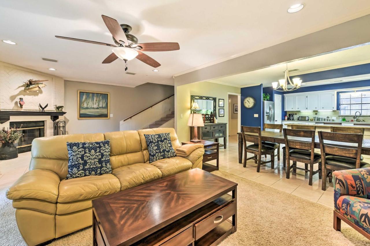 Quiet Lake Conroe Townhome With 2 Boat Slips! Willis Екстериор снимка