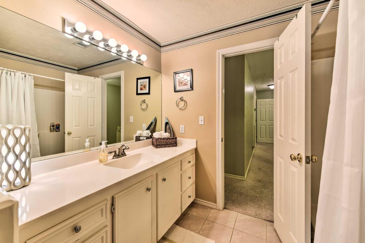 Quiet Lake Conroe Townhome With 2 Boat Slips! Willis Екстериор снимка