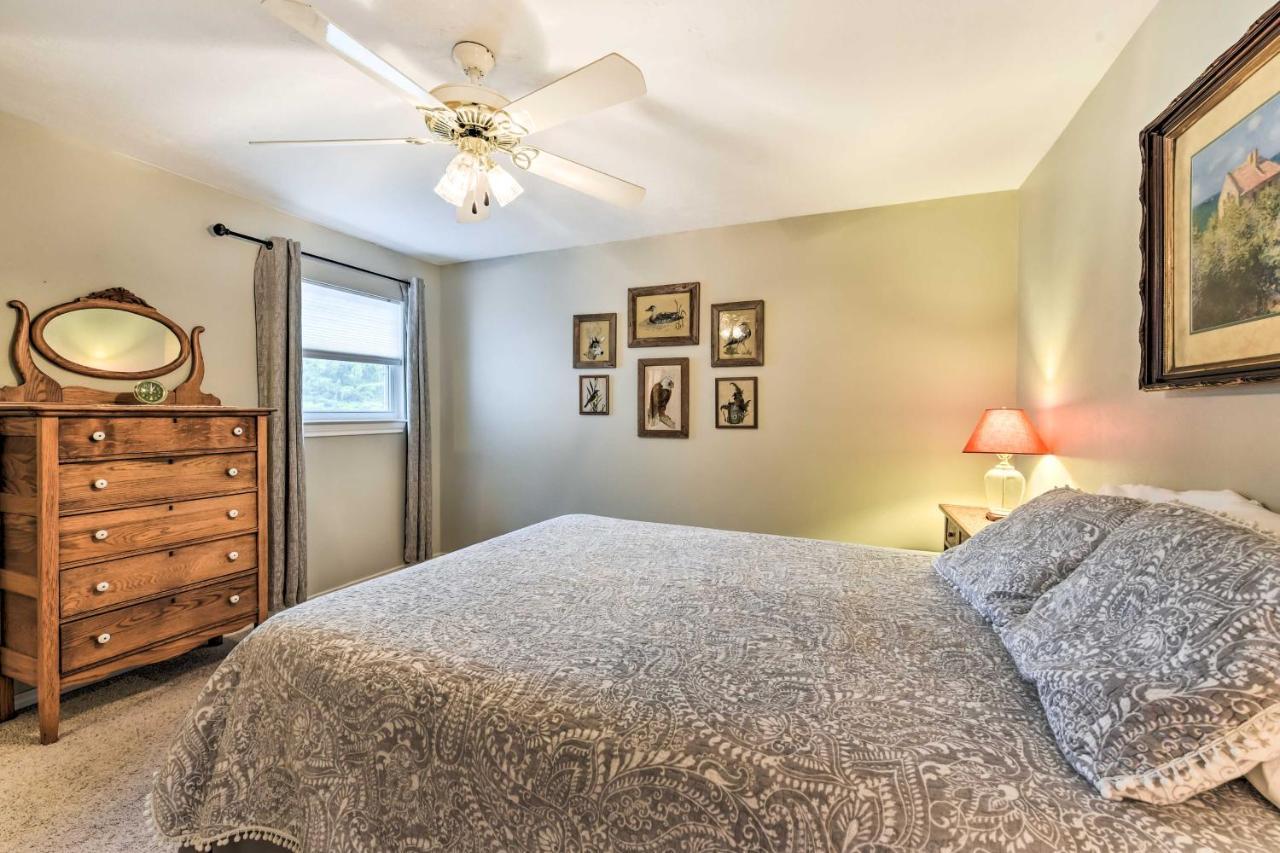 Quiet Lake Conroe Townhome With 2 Boat Slips! Willis Екстериор снимка