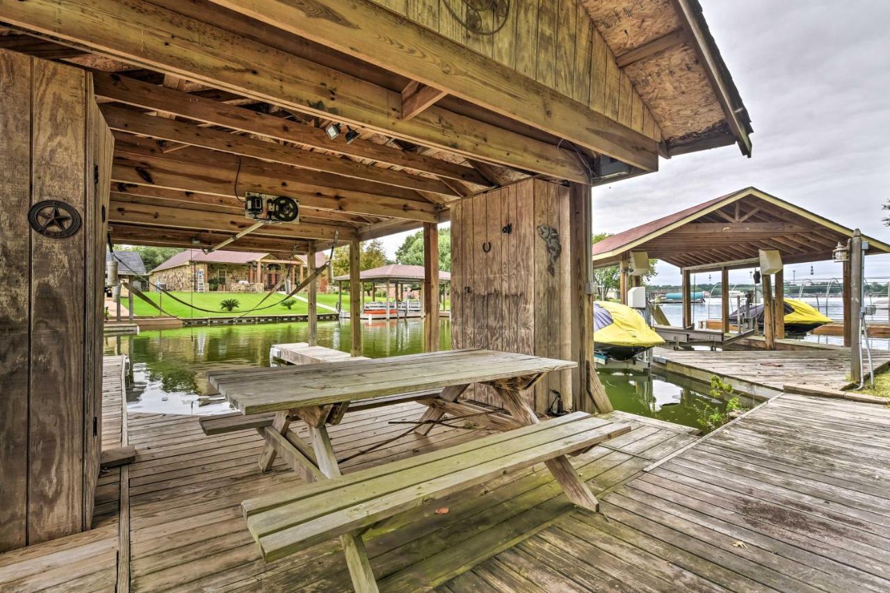 Quiet Lake Conroe Townhome With 2 Boat Slips! Willis Екстериор снимка