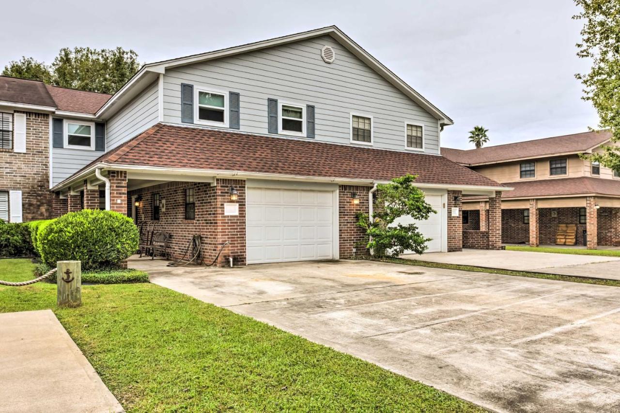 Quiet Lake Conroe Townhome With 2 Boat Slips! Willis Екстериор снимка